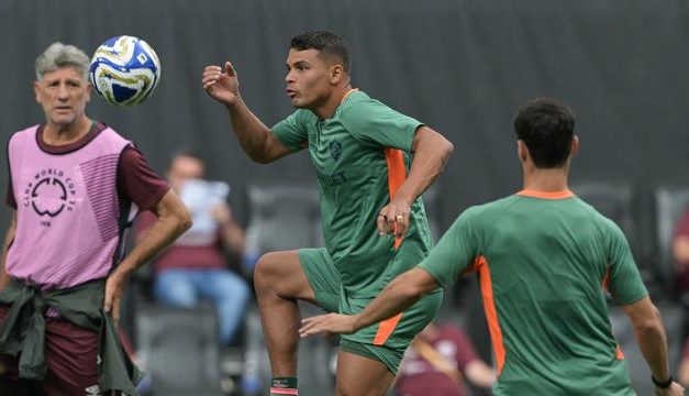 Thiago Silva Di Kenal Bek Tengah Asal Brazil Terbaik Dan Tangguh