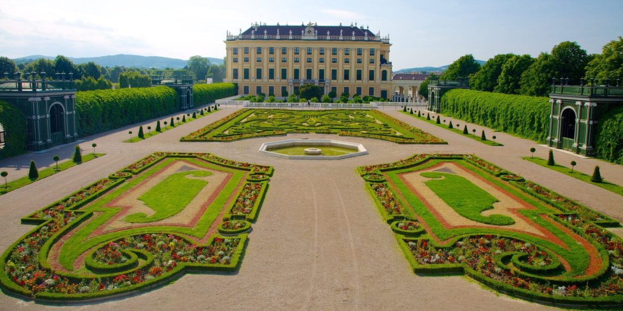 Istana Schönbrunn Hadirkan Kemegahan Warisan Kerajaan Austria