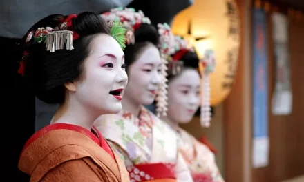 Tren Kecantikan Ohaguro Bagian Dari Filosofi Tradisional Jepang